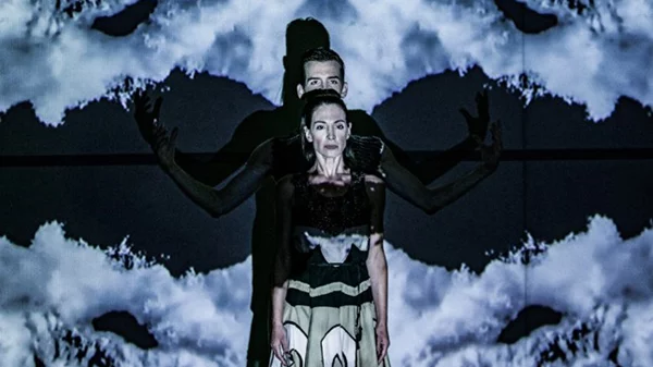 Χορός με τη σκιά του Μάνου Χατζιδάκι 